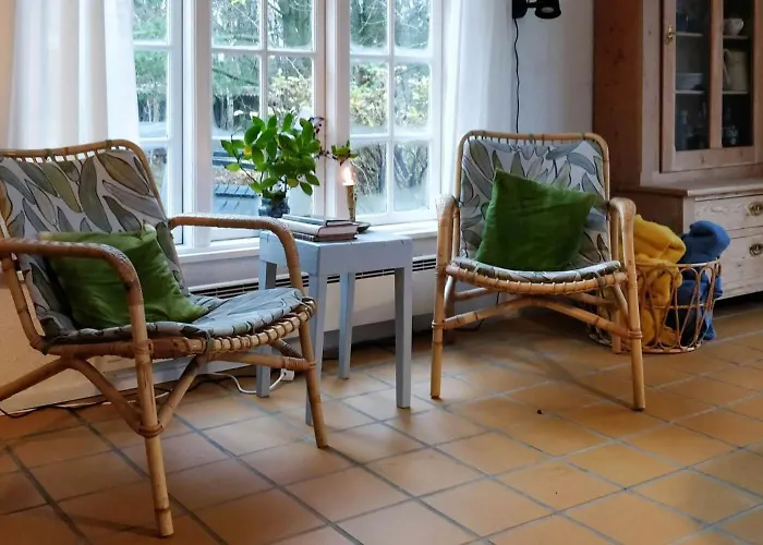 Charming Summer House From 1945 *